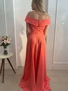 Imagem de vestido coral ombro a ombro