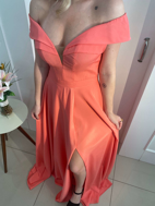 Imagem de vestido coral ombro a ombro