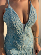 Imagem de Vestido azul claro bordado