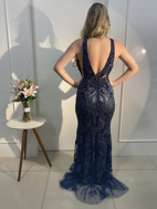 Imagem de Vestido azul com grafite